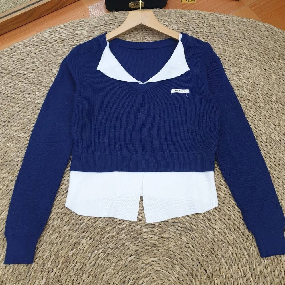 💙 Navy Blue Layered Look V-Neck Knit Sweater White Shirt Hem Top